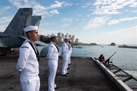 USS Ronald Reagan Crew