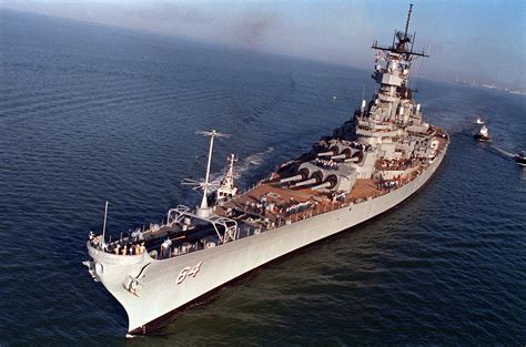 USS Wisconsin bow view