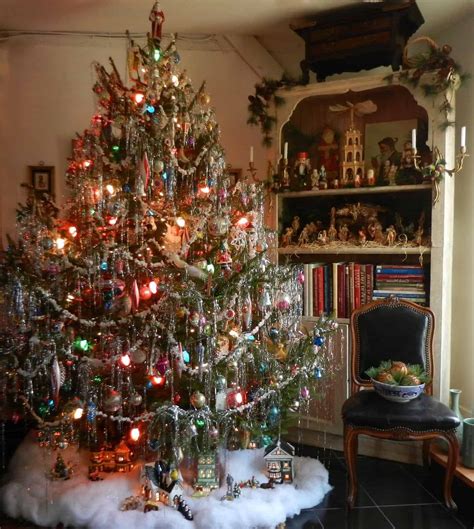 Vintage Christmas Tree Decorating Ideas