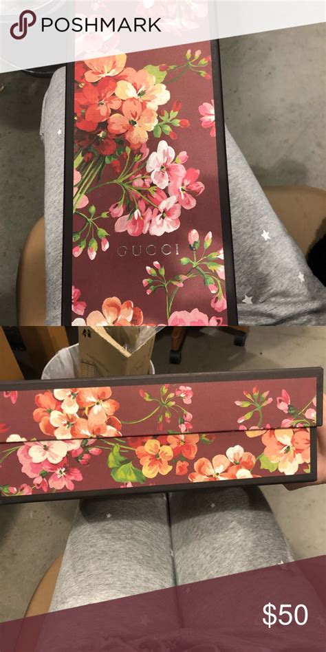 Vintage Floral Shoe Box Design