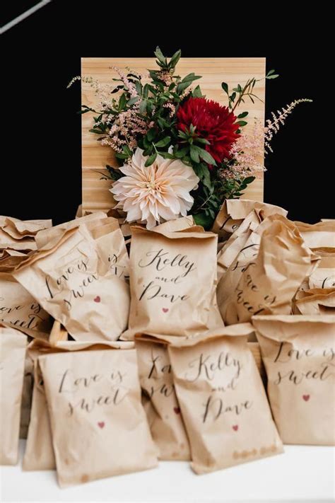 Wedding Favors and Decor