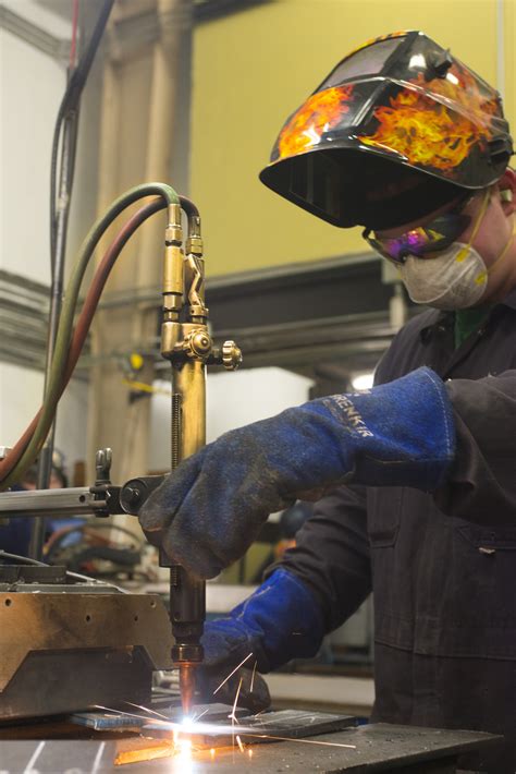 Welding technicians in the army