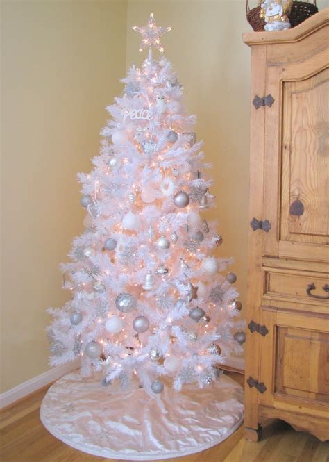 White Christmas Tree Inspiration