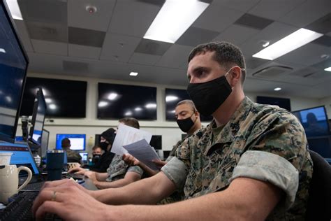 Women Marines Cybersecurity