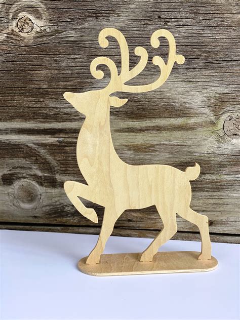 A wooden reindeer pattern printable template for Christmas