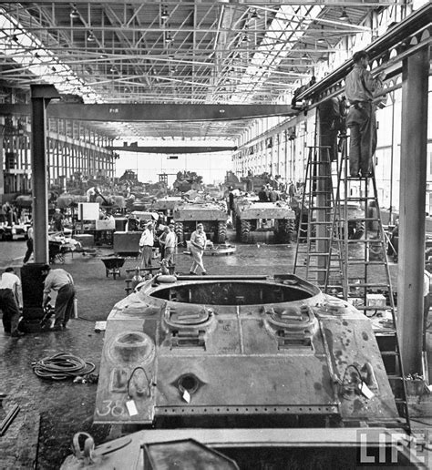 WW2 American Vehicles Manufacturing