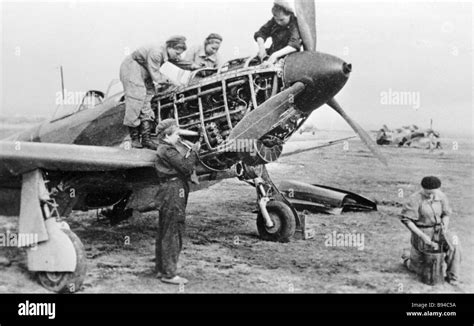 WW2 Fighter Aircraft Technicians