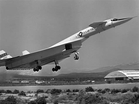 XB-70 Valkyrie speed chart